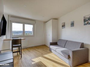 STUDIO MEUBLÉ de 23m2 refait à neuf  belle exposition