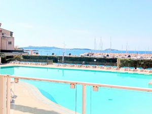 Résidence Recherchée avec sa piscine privée Bel Appartement T2 Vue Mer Panoramique