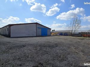 Local d'activité 215m² Bourgoin + terrain