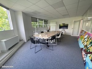 Bureaux 176 m²