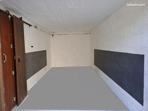 Garage box centre StGermain en Laye dispoible à la location