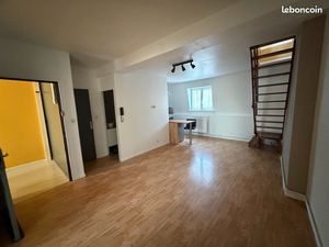 Appartement 70m2  T3  face au métro