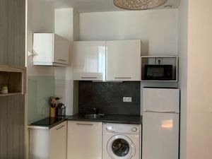 Joli petit T2 au calme près commodités