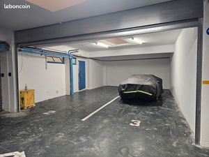 Box sécurisé de 70m2 en rdc