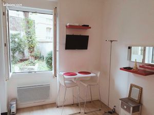 RUE DE SIAM – STUDIO MEUBLÉ 13 5 m² CARREZ – VUE JARDIN – R+1 – LIBRE 01/2026