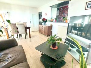 Résidence sécurisée  3 pièces de 66m² au dernier étage avec ascenseur