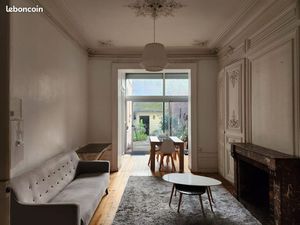 Superbe T2 meublé 65m2 – RDC avec cour intérieure + box voiture - gare/centre-ville - loye