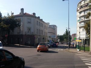 F2 Bellevue square Amouroux proche tram