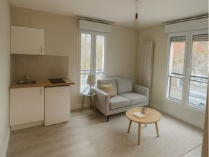 Grand studio entièrement neuf