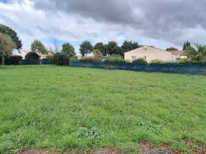 Terrain 634 m² Saujon