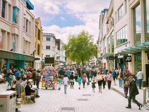 Local 148 m² Coulaines