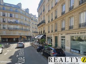 Local commercial 672 m²