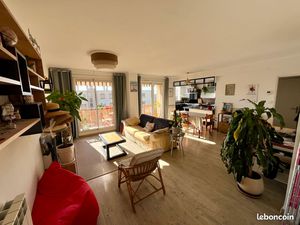 Appartement T3 meublé 77 m2 avec balcon - Dernier étage - secteur Beaumont (12e)