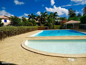 Maison F3 duplex dans une résidence de standing avec piscine