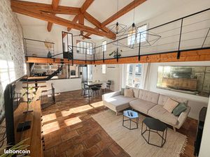 Maison de village de caractère – 105 m² – Terrasse & Piscine