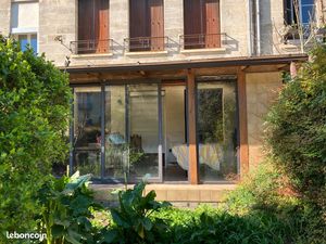 A vendre bel immeuble pierre à rénover à Bordeaux