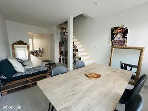 Maison de rue avec 2 chambres + extérieur