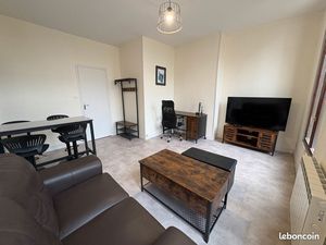 Hypercentre  T2 40 m2  proche des quais et du pont Henri IV