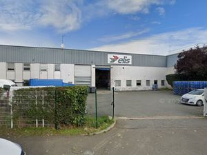 Local industriel 1 752 m²