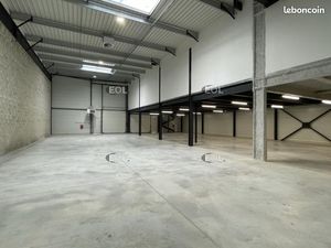 Local bureaux 1 820 m²