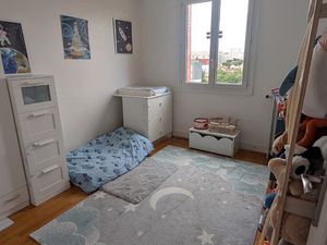 Très proche gare centre  appartement de 4 ou 5 pièces au dernier étage  proche des transpo