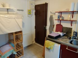 ?Studio meublé à l’agencement optimisé  donnant sur cour dans un quartier calme