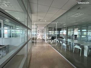 Bureaux 327 m²