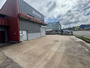 Local industriel 280 m²