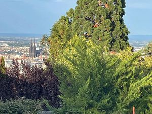 CEYRAT / RUE DES MONTAGNARDS / Terrain constructible de 995 M2