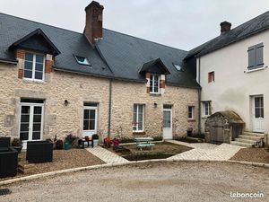 Maison 3 chambres dans une cours commune au Chiteau sur la commune de Huisseau sur Cosson