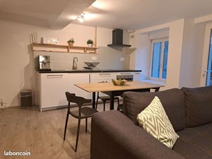 Duplex centre-ville Mayenne proche commerces et IFSI