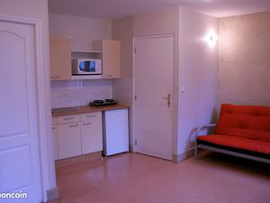 Nevers centre  studio meublé clair & agréable