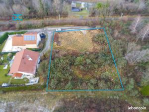 Terrain 1 810 m² Publier