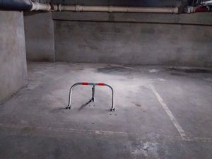 Parking Securisé dans residence avec gardien/ Paris 19e/ Metro Porte des Lilas