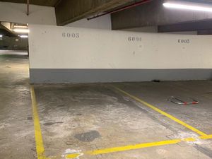 Parking- Au pied du Métro Porte de Choisy (ligne 7)