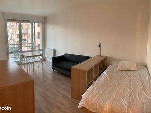 Studio meublé quartier théâtre balcon+parking