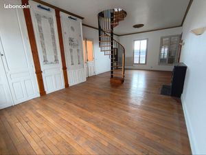 À louer – Bel appartement T4 rénové au cœur de Joigny