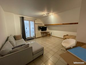 T2 meublé avec terrasse - Furnished 1 bedroom with terrace