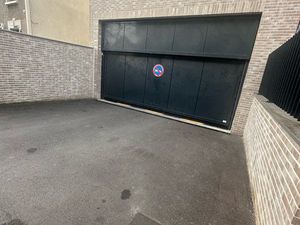 Place de parking (résidence privée)