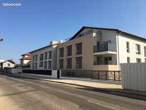 A louer garage fermé centre-ville Brignais voiture + 2-roues