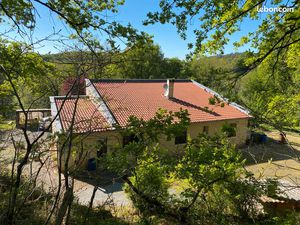Maison des années 1975 dans un cadre naturel – 170 m² en pleine nature près d’Albi  sur 1 
