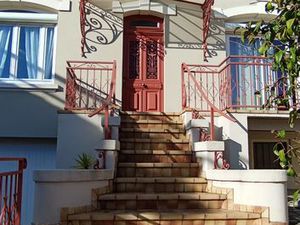 Maison bourgeoise entierement renovée  jardin  piscine  garage