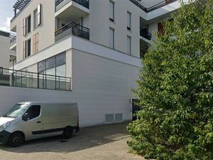 Boutique 61 m² LOUVECIENNES