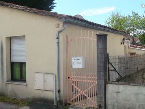 Maisonnette avec courette