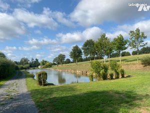 Local Divers 8650 m² LE PERTRE