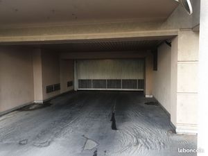 Place de Parking Lyon 3  proche gare Part-Dieu