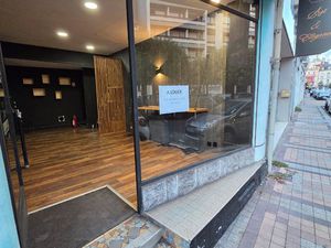 Local avec vitrine - 23 m2