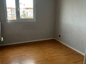 T4 Lyon 7 eme Debourg