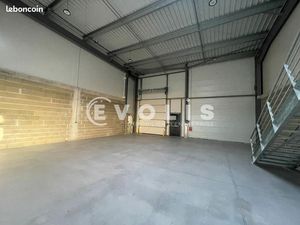 Local d'activité 319 m²