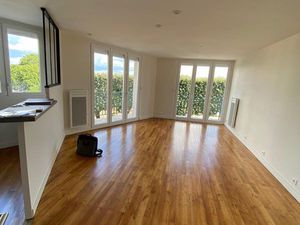 Appartement T3 meublé – 83 87 m² – Garage & cave – Butte Sainte-Anne (Nantes)